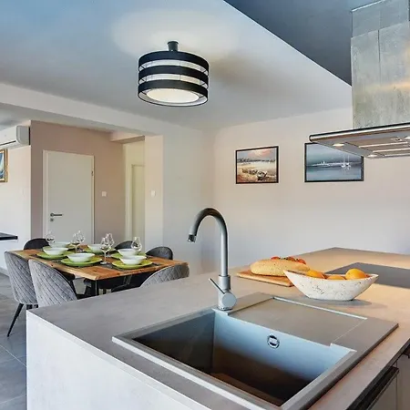 Christine * Valbandon