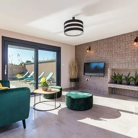 Christine * Valbandon