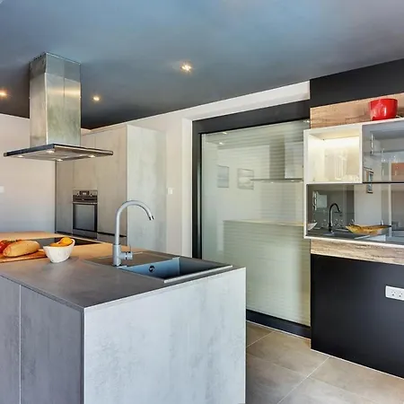 Christine * Valbandon